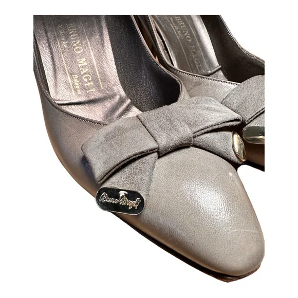 VINTAGE BRUNO MAGLI GREY LEATHER PUMPS W/BOW ACCENT (SZ 7AA) - Picture 5 of 12